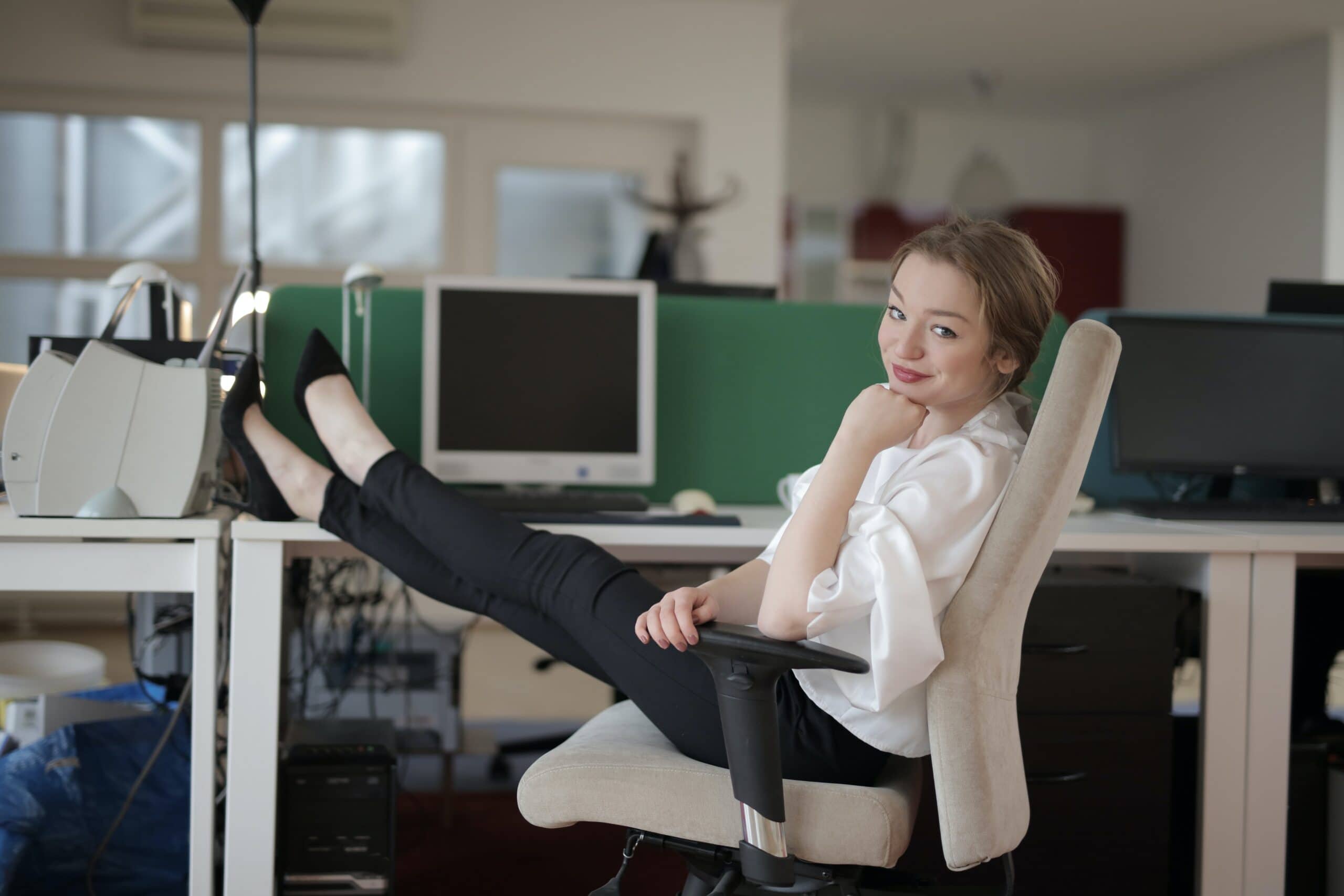 Your Stunning and Efficient Workplace